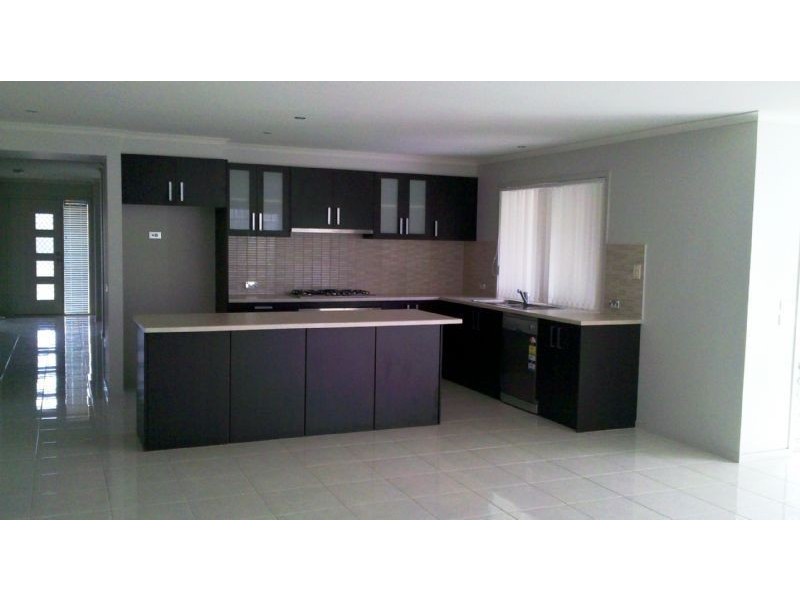 12 Aisbett Close, Lynbrook VIC 3975