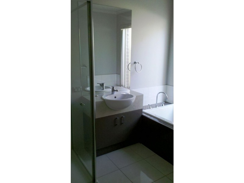 12 Aisbett Close, Lynbrook VIC 3975