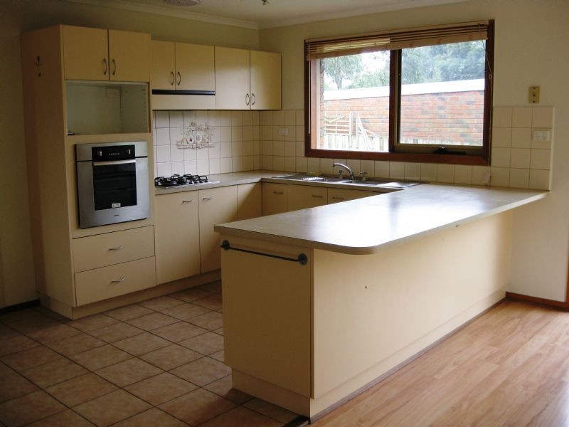 1 Coolabah Grove, Berwick VIC 3806