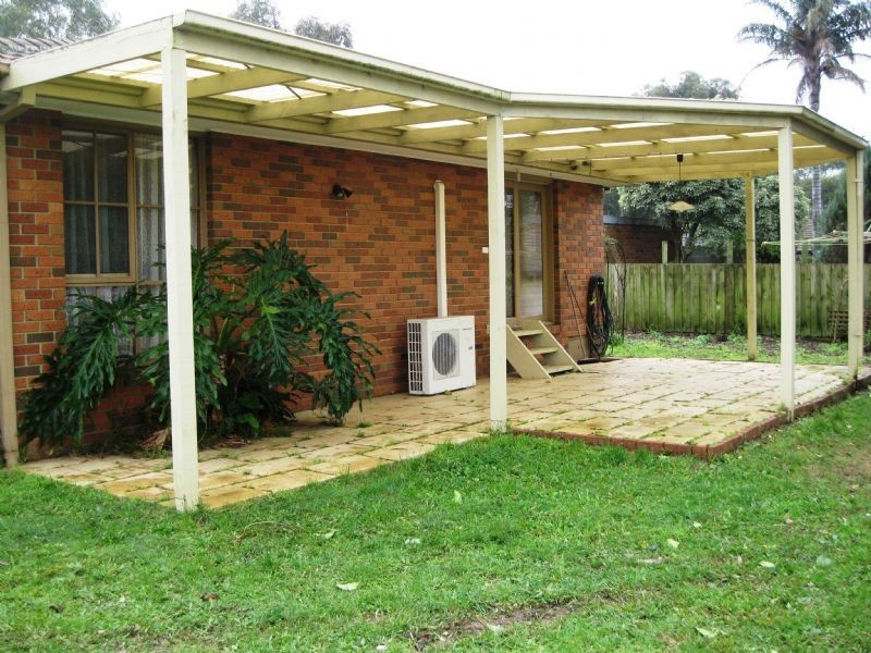 1 Coolabah Grove, Berwick VIC 3806