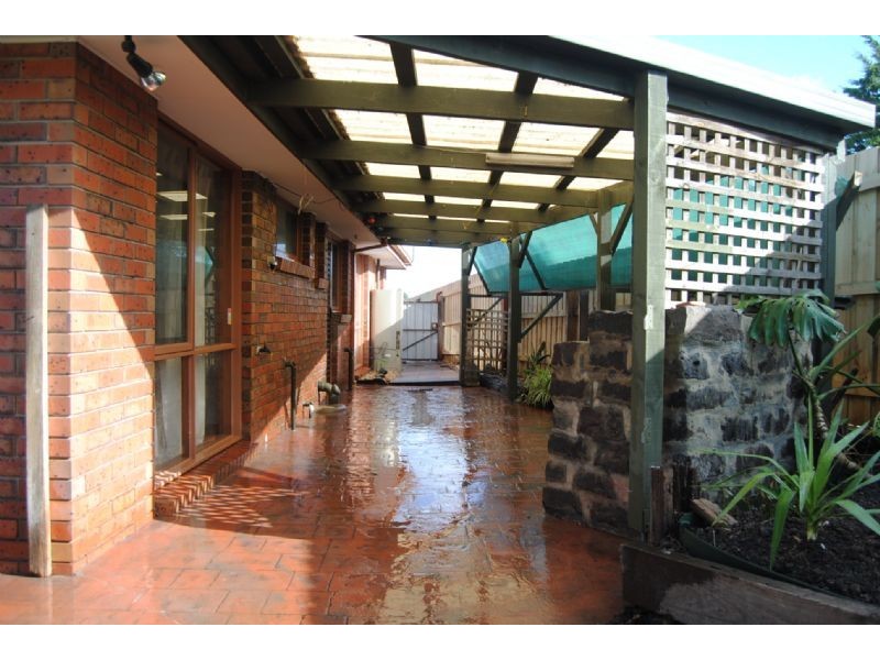 27 Sarah Place, Hampton Park VIC 3976