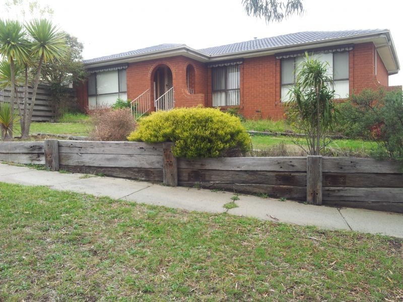 4 Highton Close, Hampton Park VIC 3976