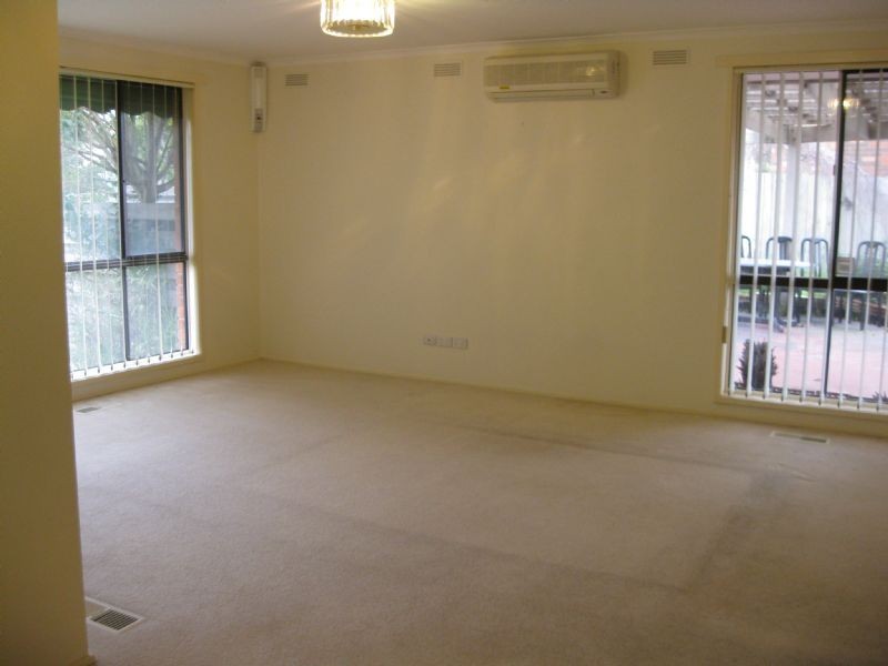 4 Highton Close, Hampton Park VIC 3976