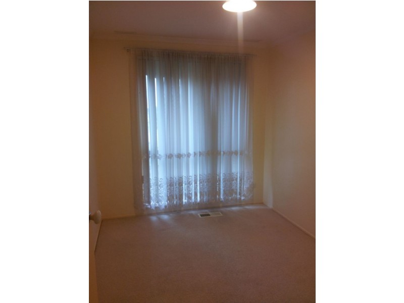 4 Highton Close, Hampton Park VIC 3976