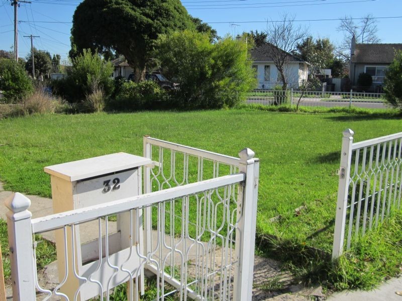 32 Oak Avenue, Doveton VIC 3177