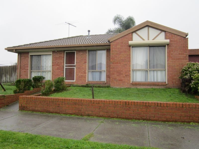 34 Pinnacle Way, Hampton Park VIC 3976
