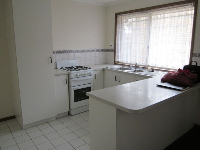 34 Pinnacle Way, Hampton Park VIC 3976