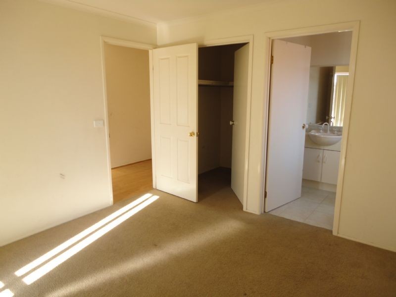 U1/40 Kirkwood Crescent, Hampton Park VIC 3976