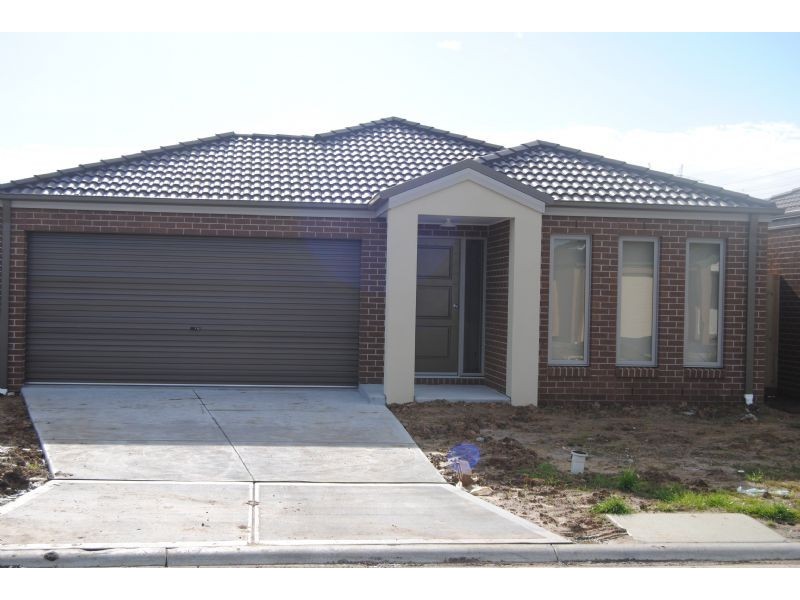 8 Libby Court, Hampton Park VIC 3976