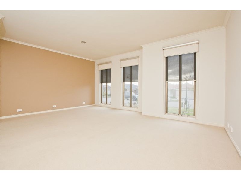 2 Park City Drive, Lynbrook VIC 3975