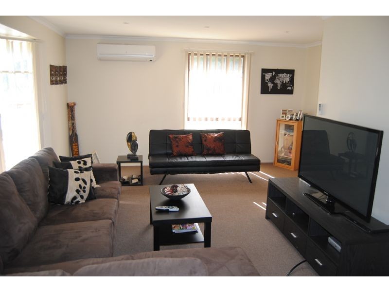 6 Willow Drive, Hampton Park VIC 3976
