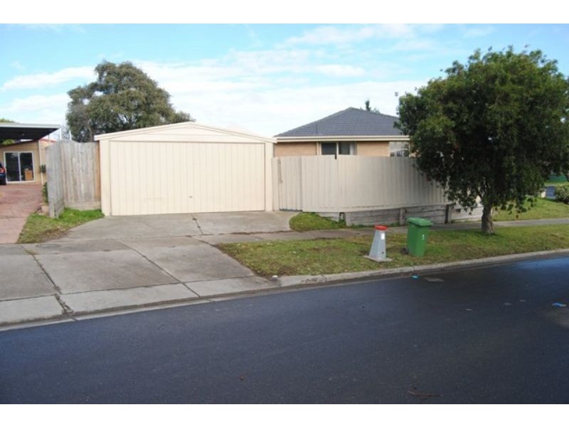6 Willow Drive, Hampton Park VIC 3976