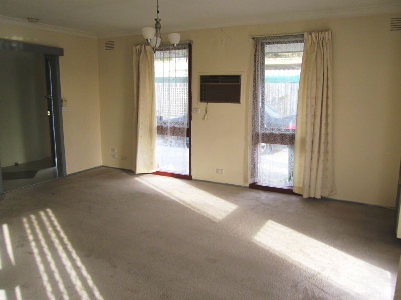 2 Vanessa Drive, Hampton Park VIC 3976