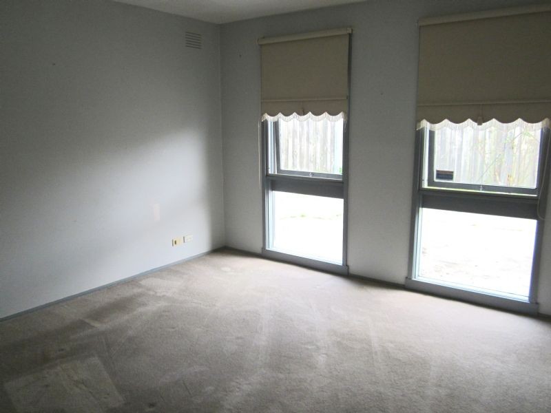 2 Vanessa Drive, Hampton Park VIC 3976