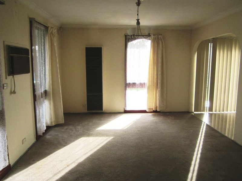 2 Vanessa Drive, Hampton Park VIC 3976