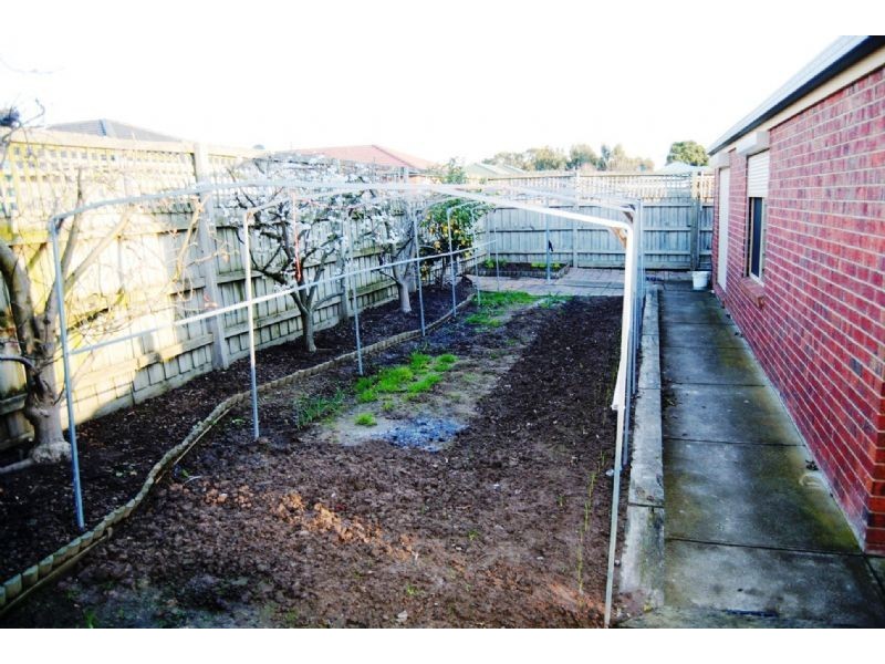 54 Bateman Grove, Hampton Park VIC 3976