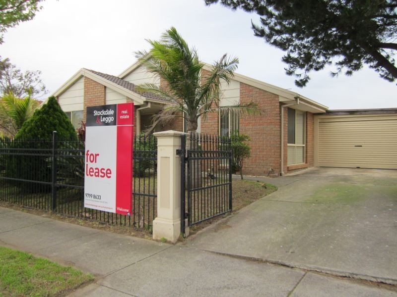 18 The Parkway, Hampton Park VIC 3976