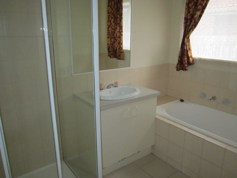 18 The Parkway, Hampton Park VIC 3976