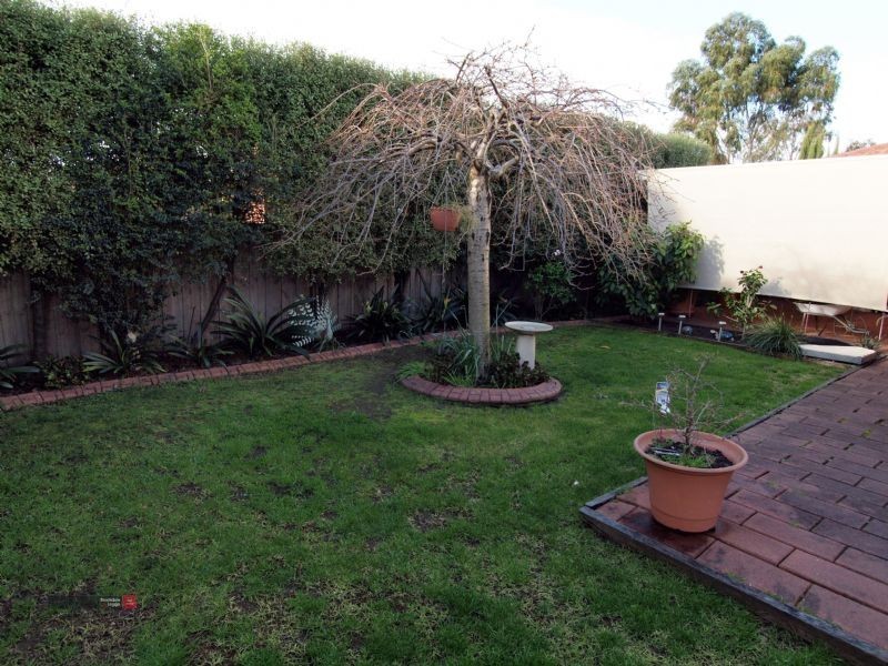 11 Donegal Way, Hampton Park VIC 3976