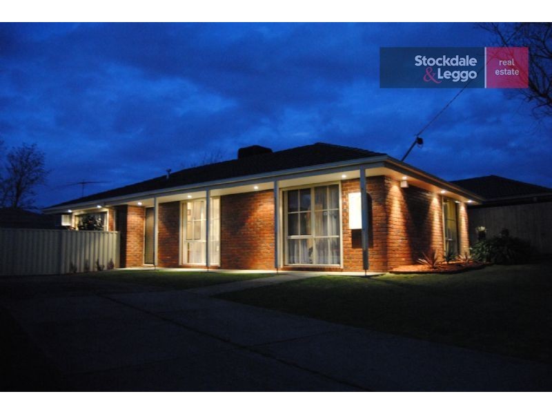 17 Ivan Crescent, Hampton Park VIC 3976