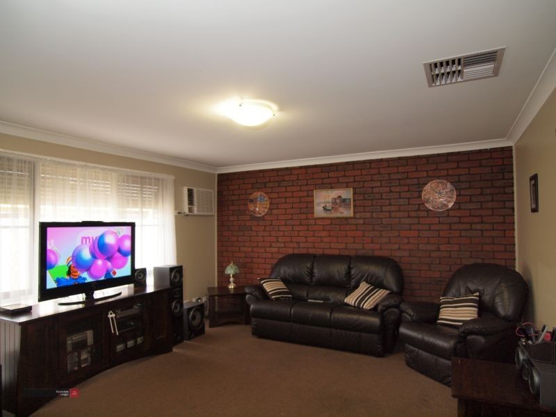 17 Ivan Crescent, Hampton Park VIC 3976