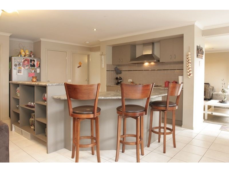 2 Sun Valley Boulevard, Lynbrook VIC 3975