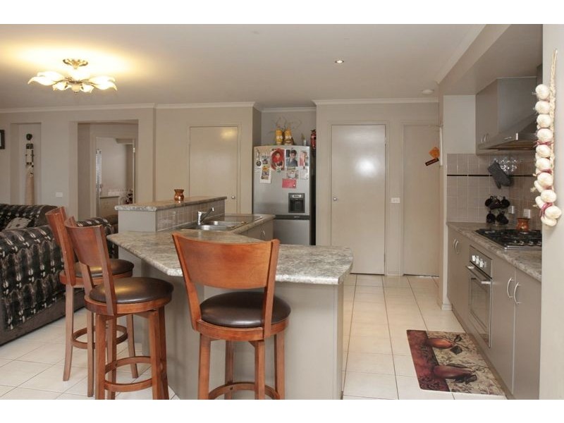 2 Sun Valley Boulevard, Lynbrook VIC 3975