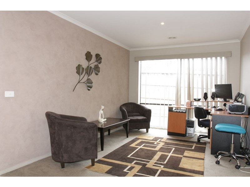 2 Sun Valley Boulevard, Lynbrook VIC 3975