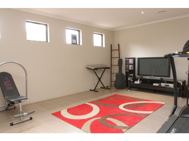 2 Sun Valley Boulevard, Lynbrook VIC 3975