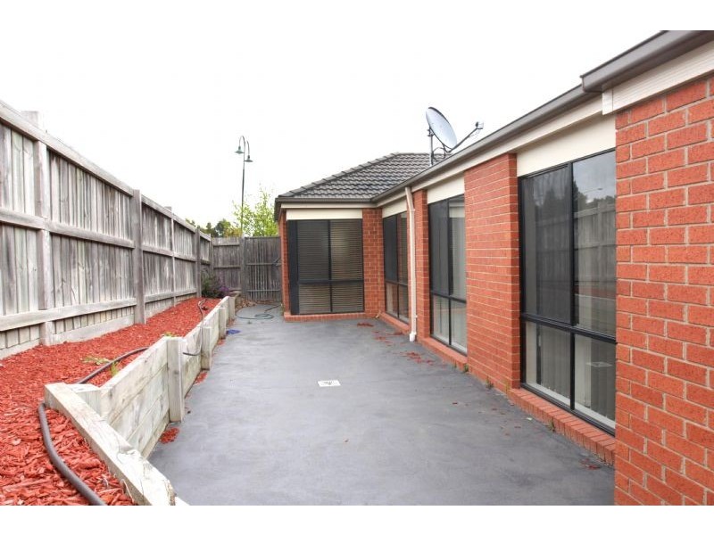 2 Sun Valley Boulevard, Lynbrook VIC 3975