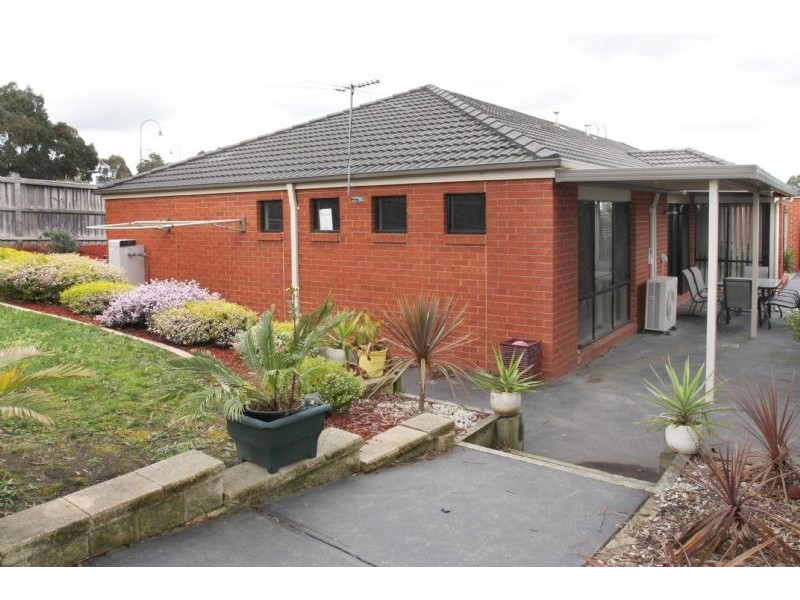 2 Sun Valley Boulevard, Lynbrook VIC 3975
