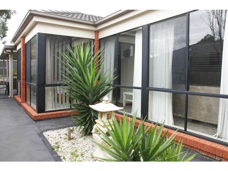 2 Sun Valley Boulevard, Lynbrook VIC 3975