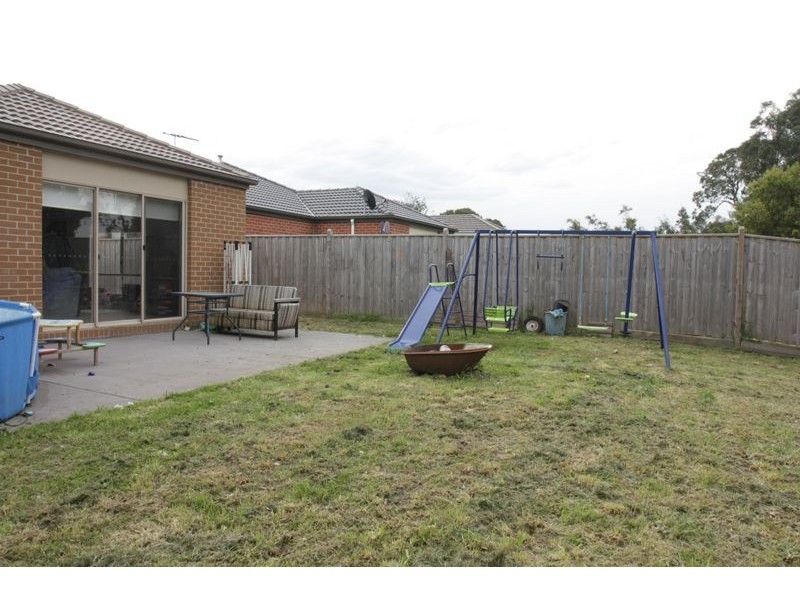 32 Silver Wattle Drive, Lyndhurst VIC 3975