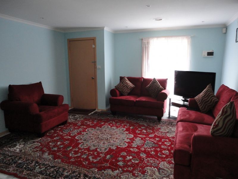 2/12 Somerville Road, Hampton Park VIC 3976