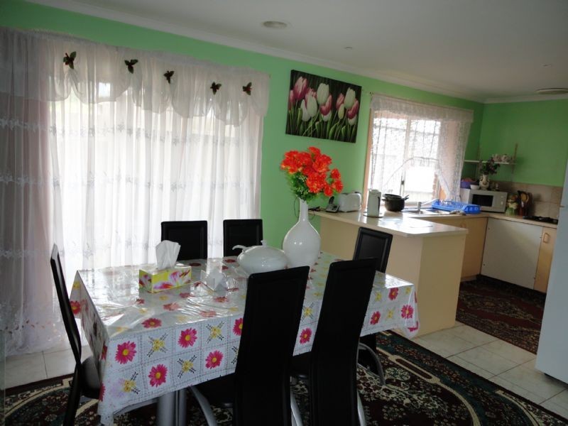 2/12 Somerville Road, Hampton Park VIC 3976