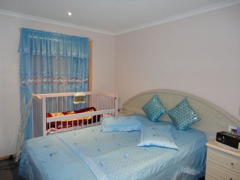 2/12 Somerville Road, Hampton Park VIC 3976