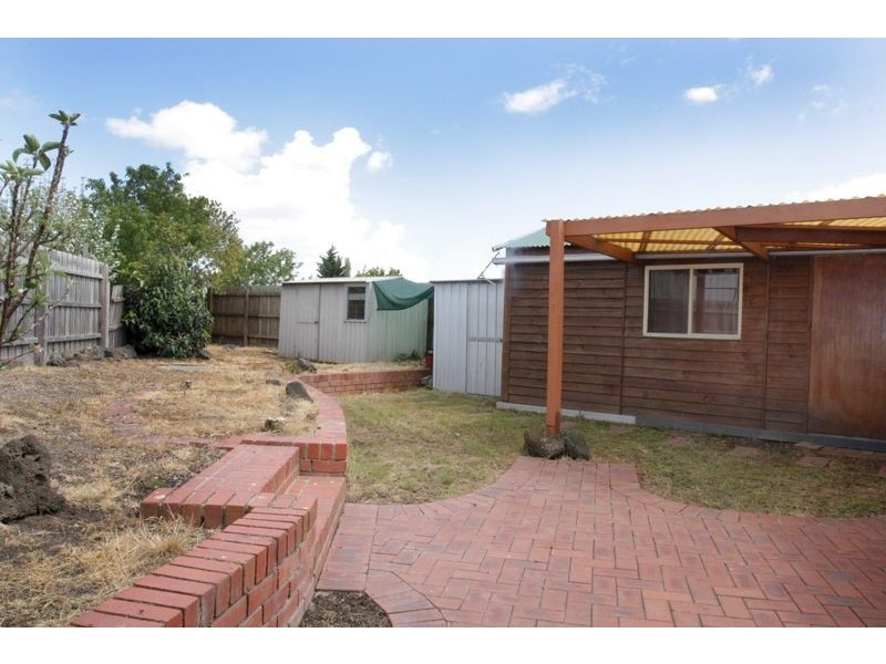 13 Isaac Edey Place, Hampton Park VIC 3976