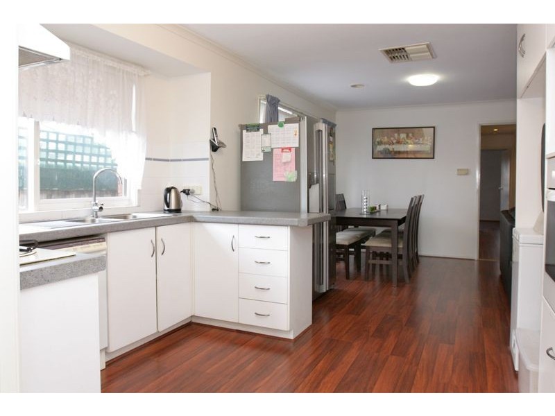 13 Isaac Edey Place, Hampton Park VIC 3976