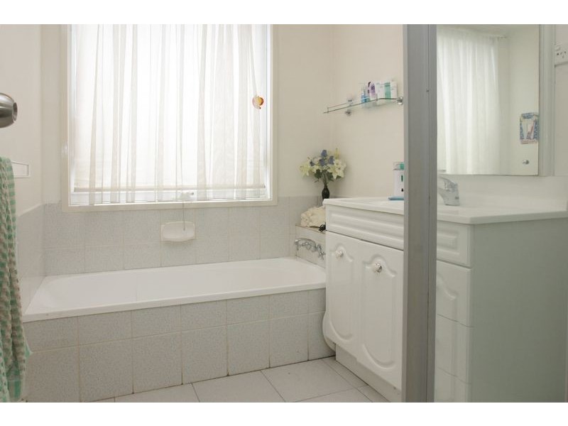 13 Isaac Edey Place, Hampton Park VIC 3976