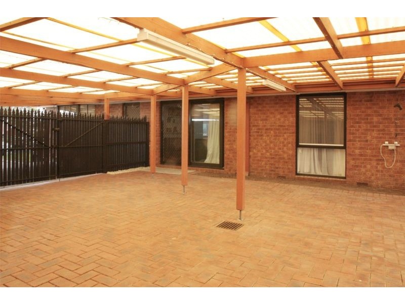 13 Isaac Edey Place, Hampton Park VIC 3976
