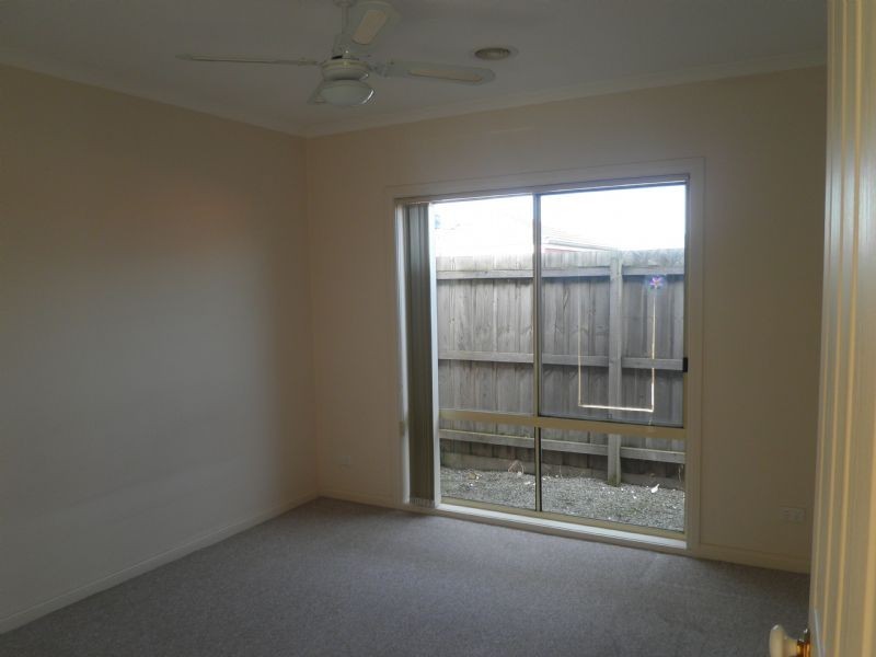 2/2 Cush Place, Hampton Park VIC 3976