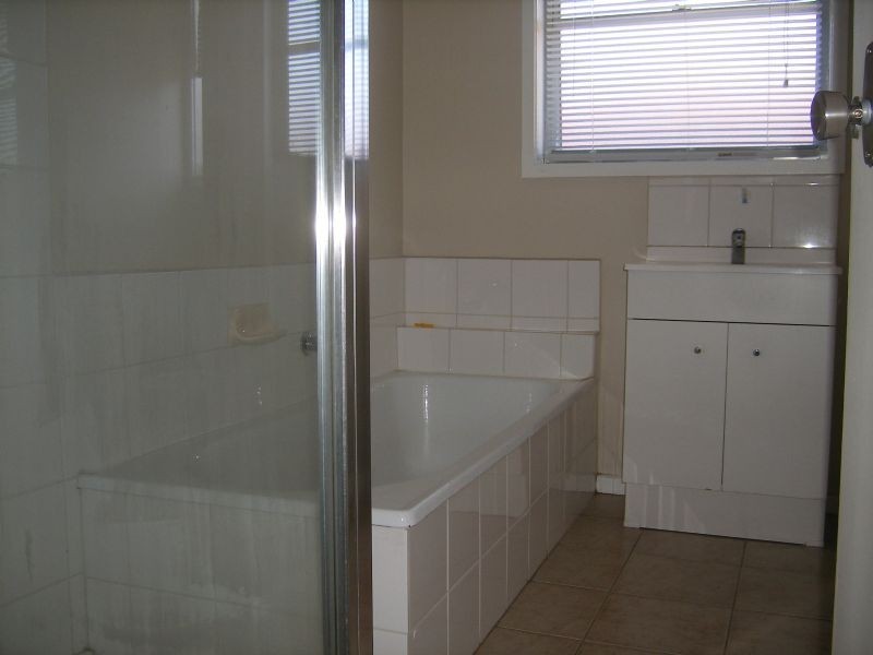 18 Deanswood Road, Hampton Park VIC 3976