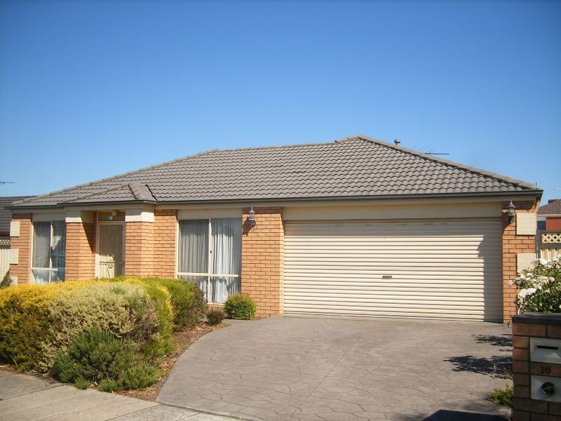 10 Eldershaw Drive, Lynbrook VIC 3975