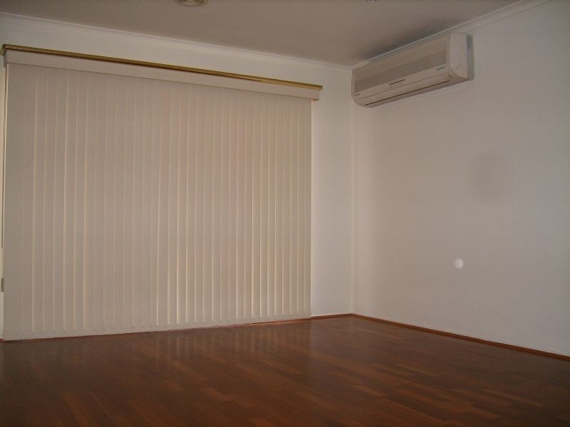 10 Eldershaw Drive, Lynbrook VIC 3975