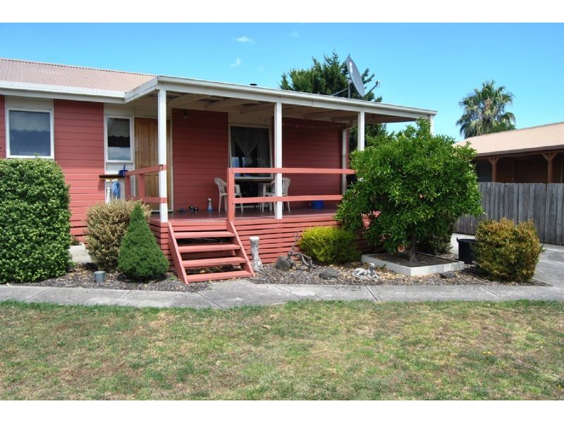 95 Willow Drive, Hampton Park VIC 3976