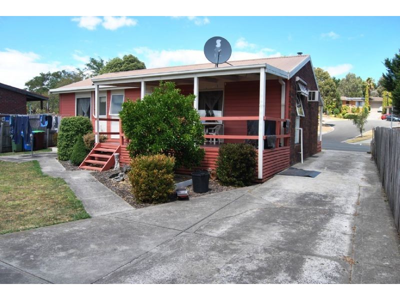 95 Willow Drive, Hampton Park VIC 3976
