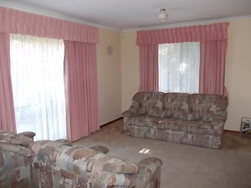 16 Edgerton Court, Hampton Park VIC 3976