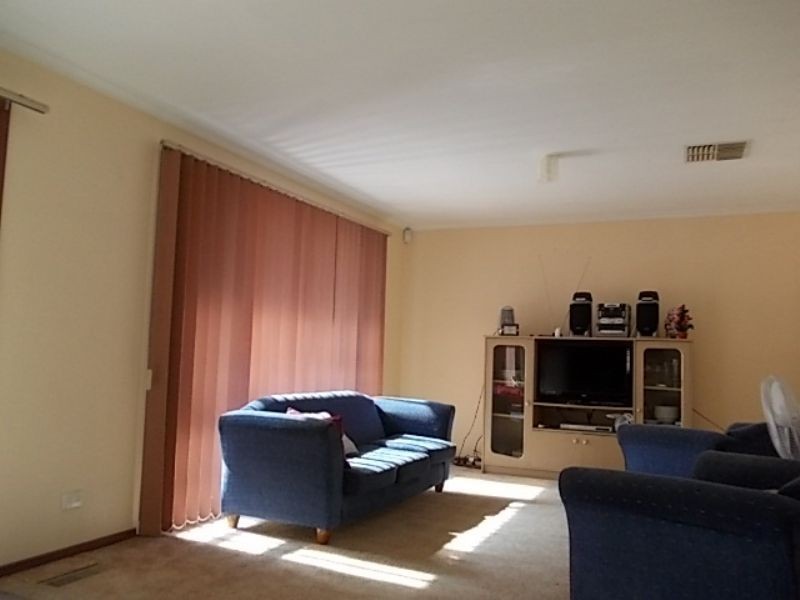 16 Edgerton Court, Hampton Park VIC 3976