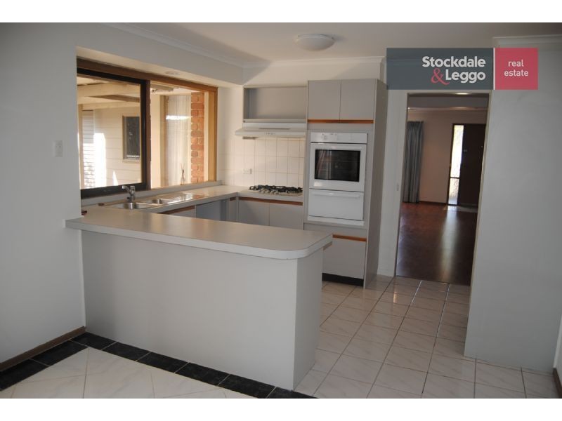 5 Katherine Court, Hampton Park VIC 3976