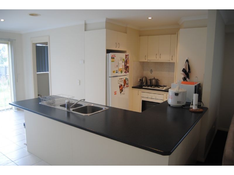 16 Provence Place, Narre Warren South VIC 3805